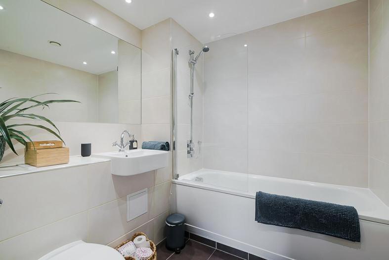 Panorama Apartments By Mesh Accommodation Short & Long Term Lets Ashford For Contractors Or Corporate Stays Exterior foto