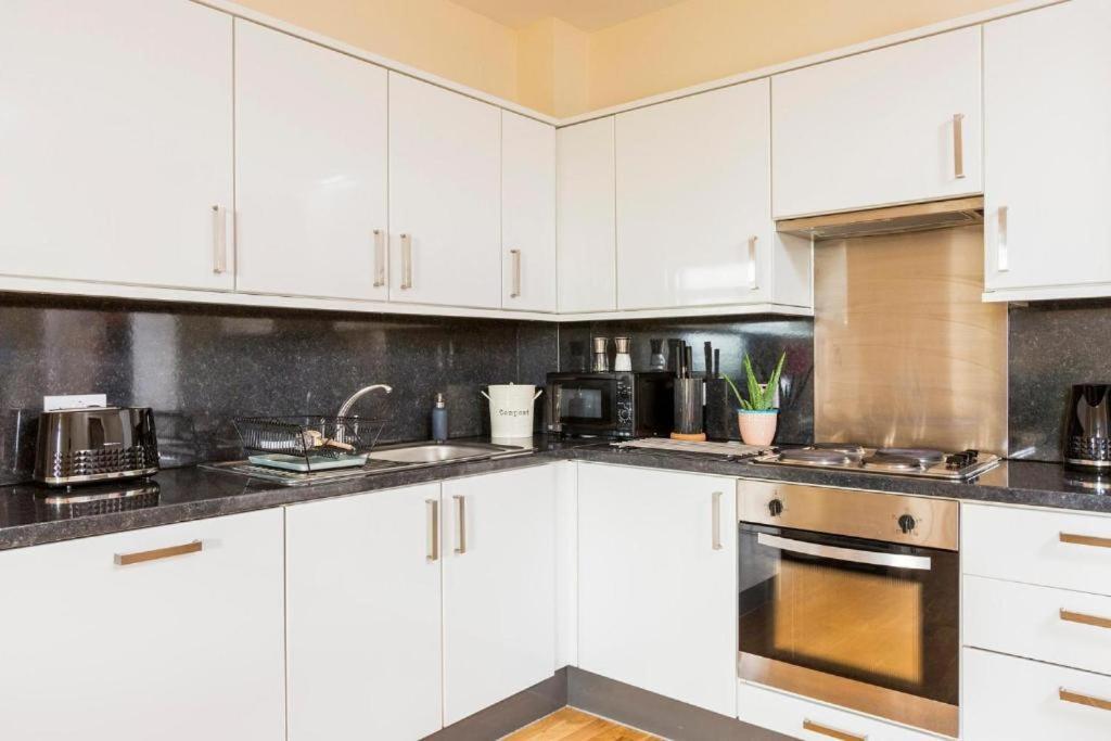Panorama Apartments By Mesh Accommodation Short & Long Term Lets Ashford For Contractors Or Corporate Stays Exterior foto
